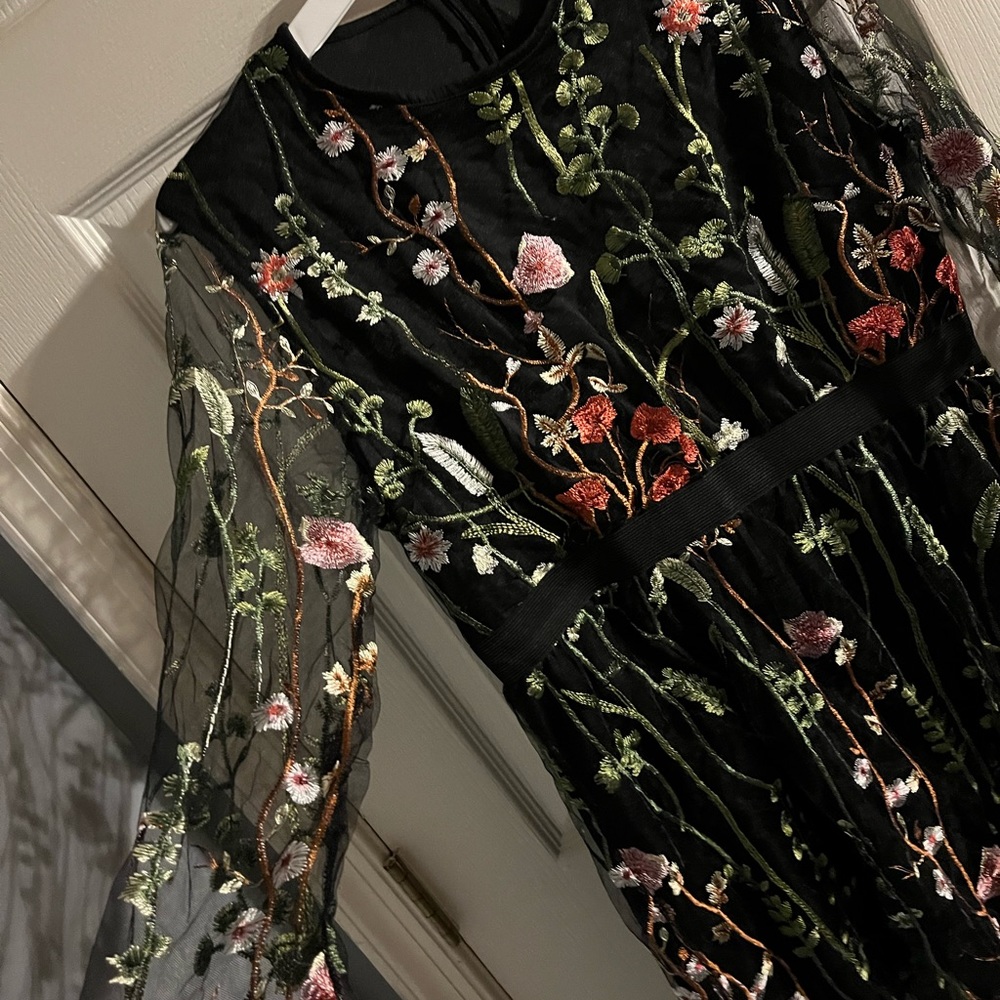 Dress - Picture 2 of 6